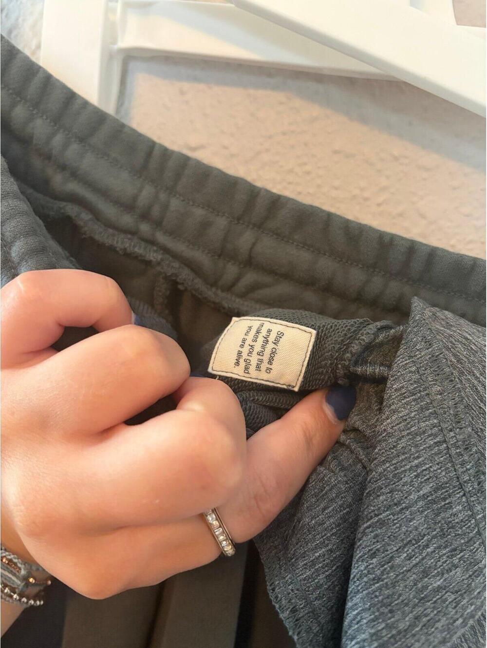 Men's Vuori Green Joggers. Size tags removed but best for S/M. Waist measures 14 - Picture 7 of 7